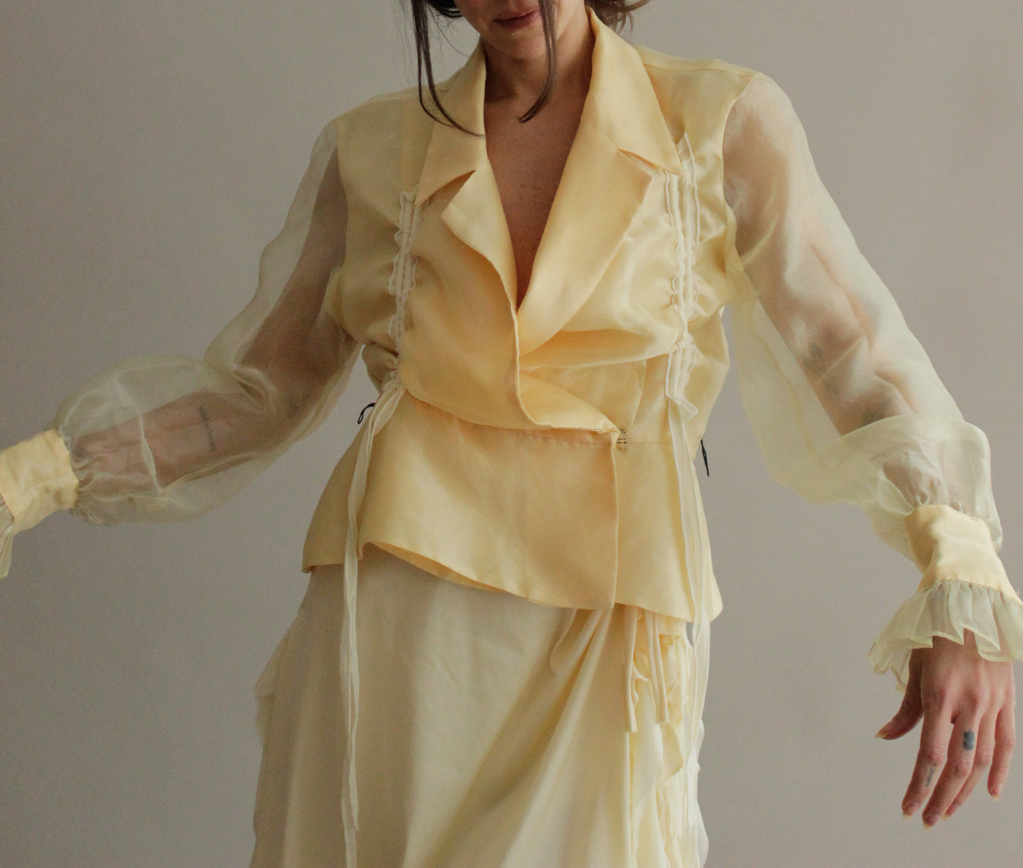 VICTORIA ORGANZA BLAZER